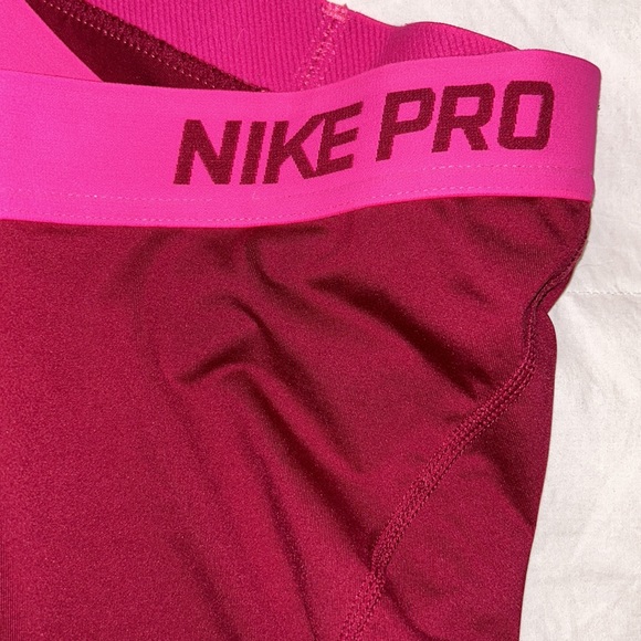 NIKE - Picture 2 of 7